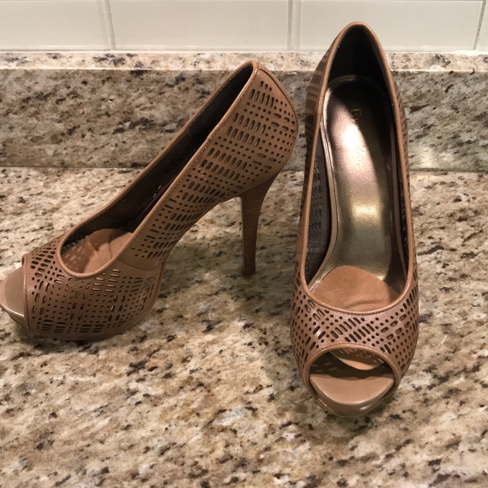 Eva & Zoe - Tan Laser Etched Peep Toe Heels